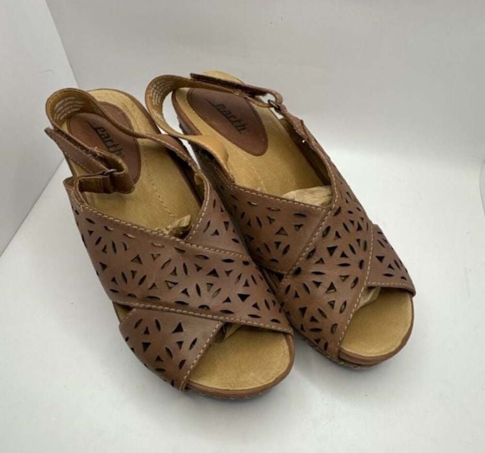 Earth Aries Brown Leather Cutout Wedge Slingback Sandals Size 8.5